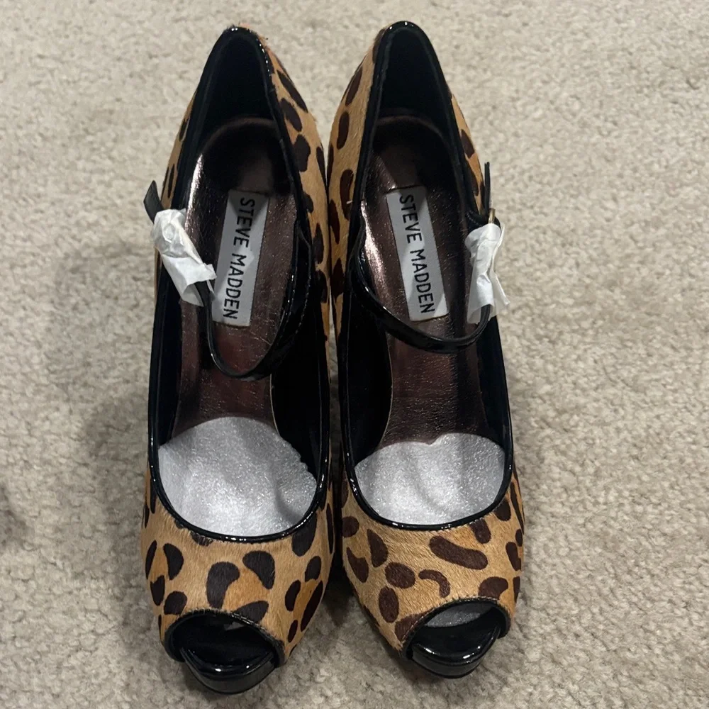 Steve Madden Labeda Animal Print Peep Toe Heels - Picture 7 of 7